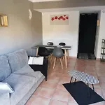 La De La